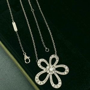 Van Cleef & Arpels Flower Pendant Necklace